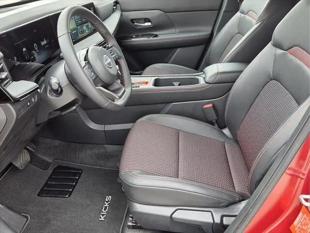 2025 Nissan Kicks SR FWD