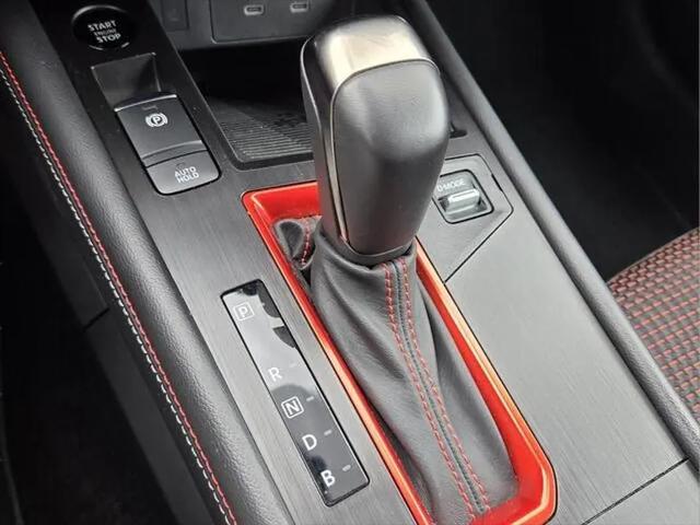 2025 Nissan Kicks SR FWD