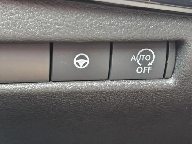 2025 Nissan Kicks SR FWD