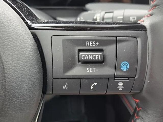 2025 Nissan Kicks SR FWD