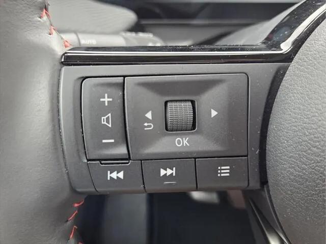 2025 Nissan Kicks SR FWD