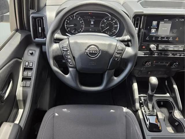 2026 Nissan Frontier Crew Cab SV 4x2