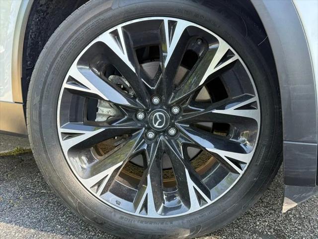 2024 Mazda X-90 Premium Plus