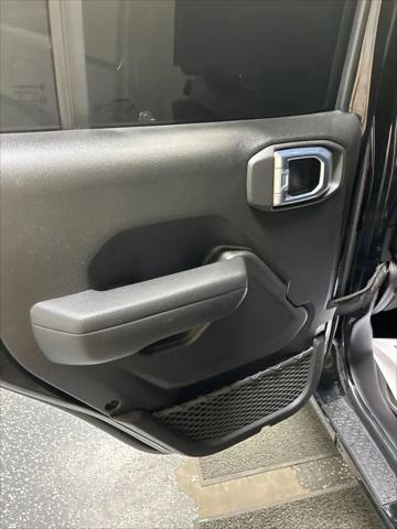 2022 Jeep Gladiator Sport