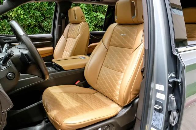 2023 Cadillac Escalade ESV 4WD Premium Luxury