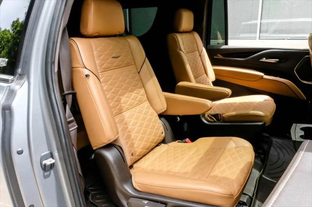 2023 Cadillac Escalade ESV 4WD Premium Luxury