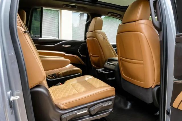 2023 Cadillac Escalade ESV 4WD Premium Luxury