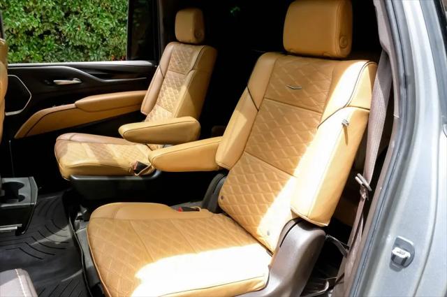 2023 Cadillac Escalade ESV 4WD Premium Luxury