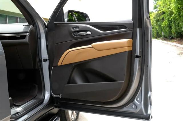 2023 Cadillac Escalade ESV 4WD Premium Luxury