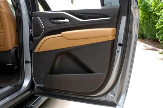 2023 Cadillac Escalade ESV 4WD Premium Luxury