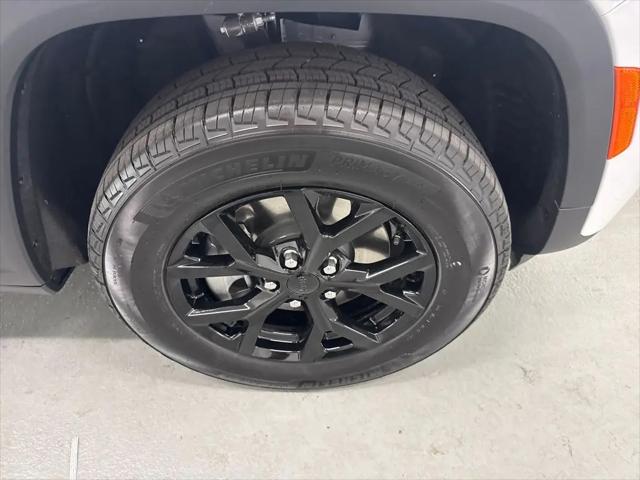 2026 Jeep Grand Cherokee L Altitude 4x2