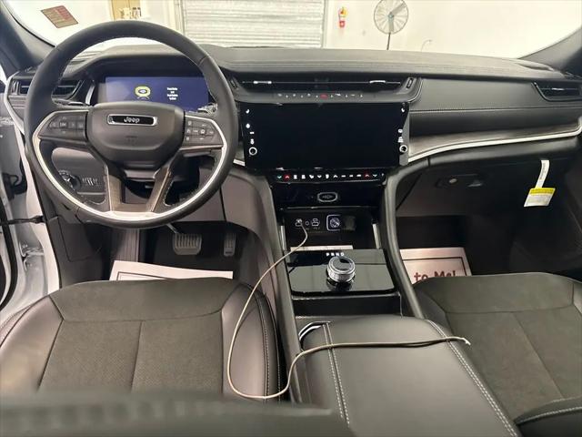2026 Jeep Grand Cherokee L Altitude 4x2