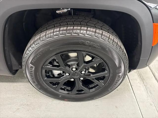2026 Jeep Grand Cherokee Altitude 4x2