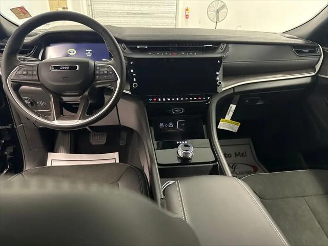 2026 Jeep Grand Cherokee Altitude 4x2