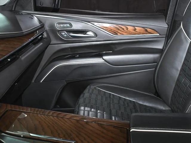 2023 Cadillac Escalade ESV Sport Platinum