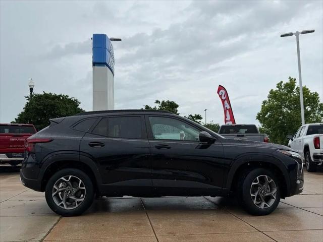 2025 Chevrolet Trax FWD LT