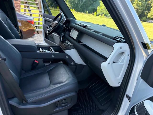 2023 Land Rover Defender 110 SE
