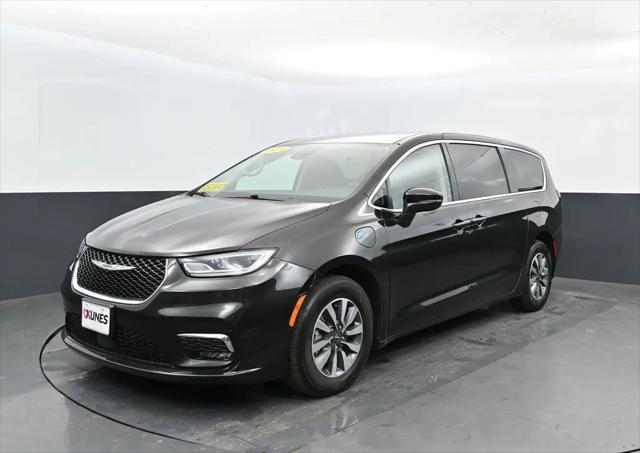 2023 Chrysler Pacifica Hybrid Touring L