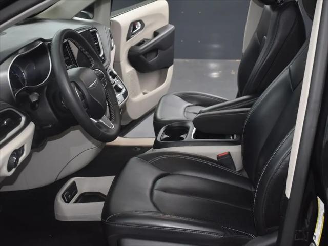2023 Chrysler Pacifica Hybrid Touring L