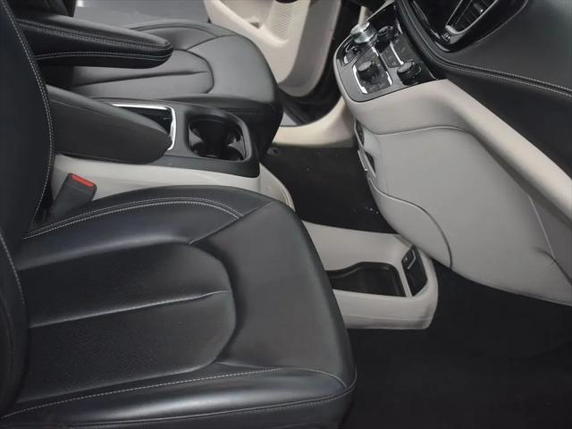 2023 Chrysler Pacifica Hybrid Touring L
