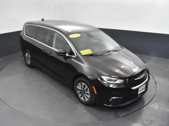 2023 Chrysler Pacifica Hybrid Touring L