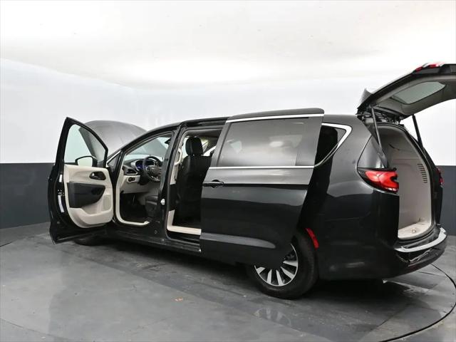 2023 Chrysler Pacifica Hybrid Touring L