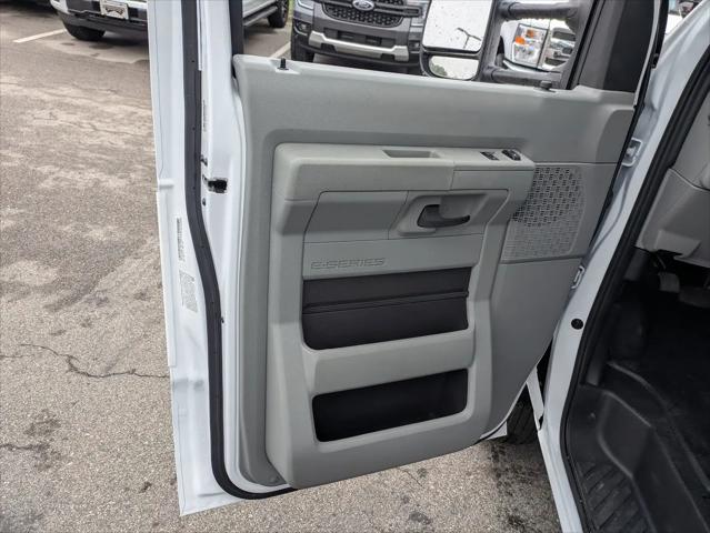 2027 Ford E-Series Cutaway E-450
