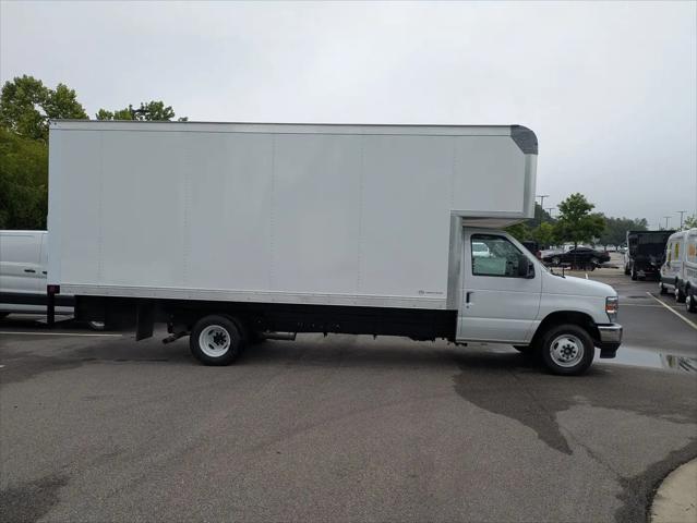 2027 Ford E-Series Cutaway E-450