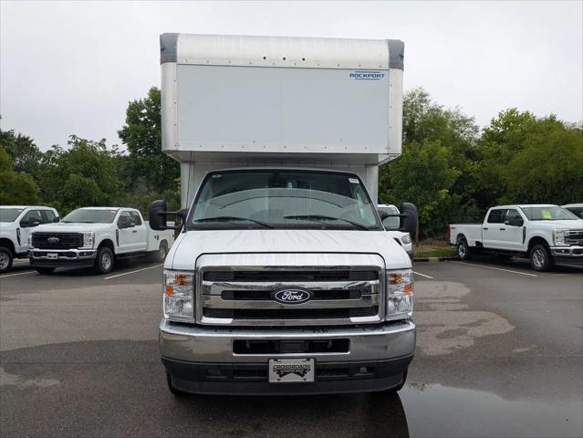 2027 Ford E-Series Cutaway E-450