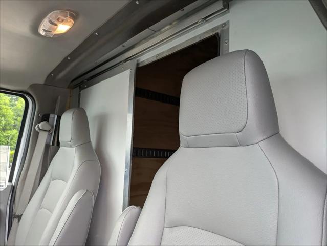 2027 Ford E-Series Cutaway E-450