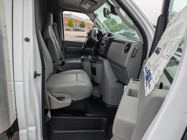 2027 Ford E-Series Cutaway E-450