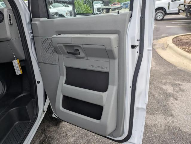 2027 Ford E-Series Cutaway E-450