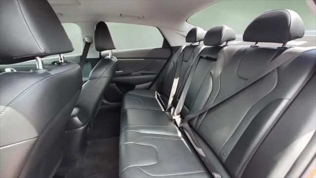 2022 Hyundai Elantra Limited