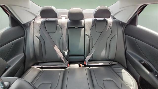 2022 Hyundai Elantra Limited