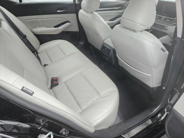 2023 Nissan Altima SL FWD