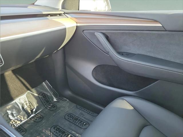 2025 Tesla Model Y Long Range Dual Motor Rear-Wheel Drive