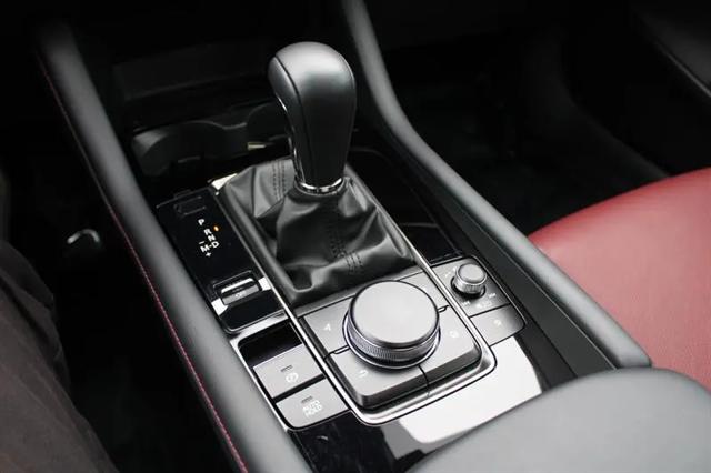 2026 Mazda Mazda3 2.5 S Carbon Edition
