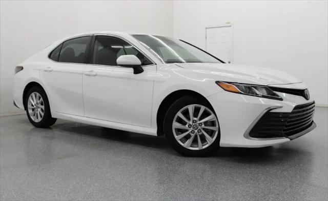 2021 Toyota Camry LE for sale in Farmington, AR