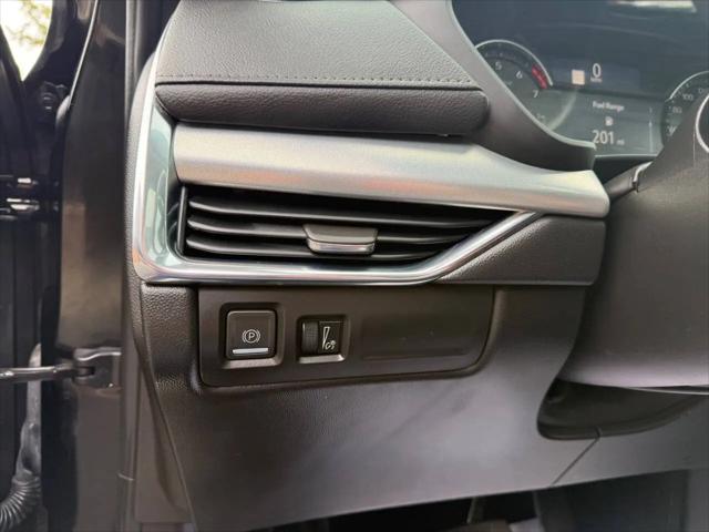2023 Cadillac XT4 FWD Premium Luxury
