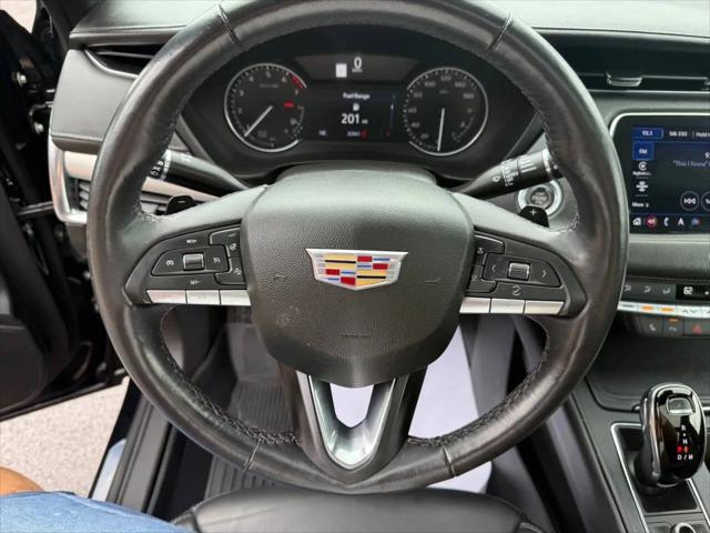 2023 Cadillac XT4 FWD Premium Luxury