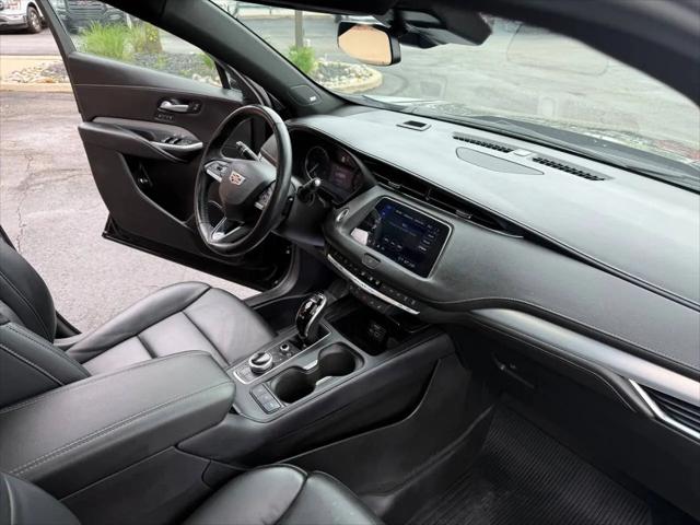 2023 Cadillac XT4 FWD Premium Luxury