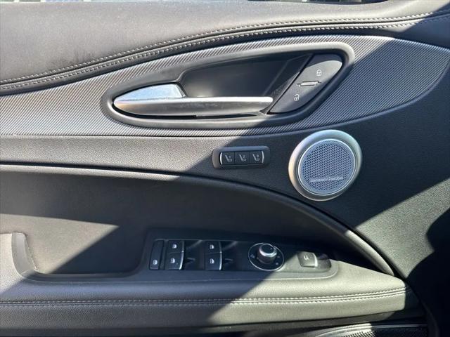 2023 Alfa Romeo Stelvio Veloce AWD
