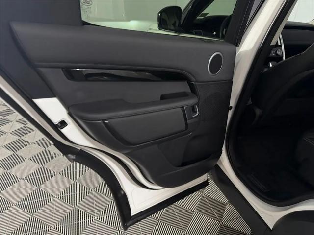 2024 Land Rover Discovery P300 S