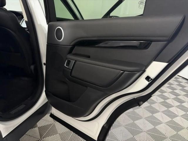 2024 Land Rover Discovery P300 S