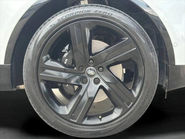 2023 Land Rover Discovery P360 Metropolitan Edition