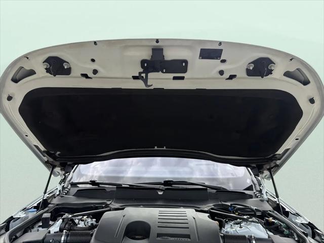 2023 Land Rover Discovery P360 Metropolitan Edition