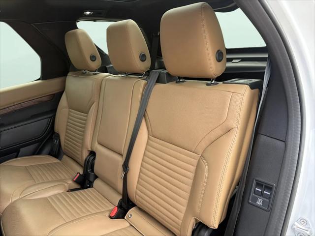 2023 Land Rover Discovery P360 Metropolitan Edition