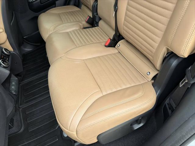 2023 Land Rover Discovery P360 Metropolitan Edition