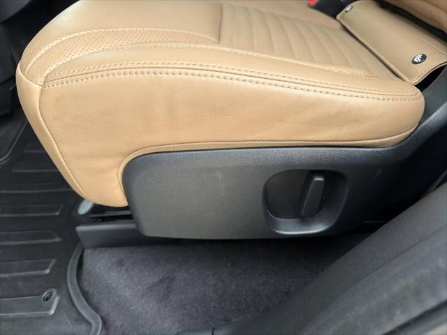 2023 Land Rover Discovery P360 Metropolitan Edition