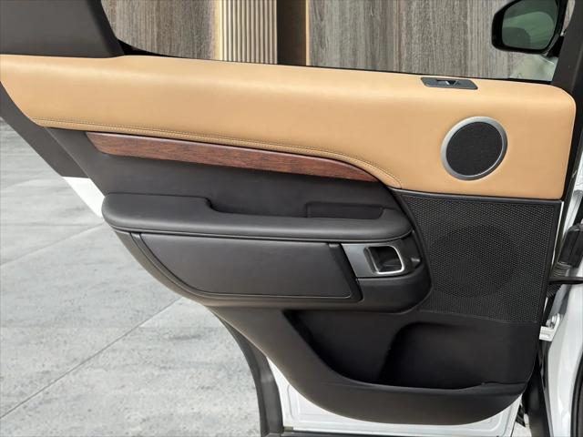 2023 Land Rover Discovery P360 Metropolitan Edition